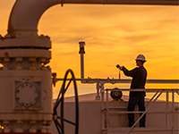 pipeline with worker in the background